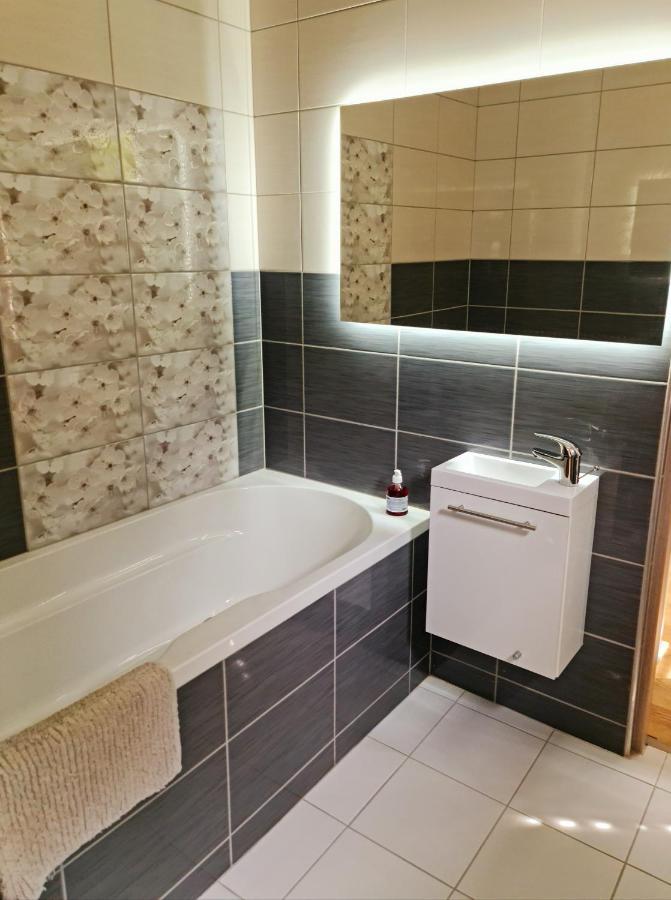 Huerrem Apartman 埃格尔 外观 照片